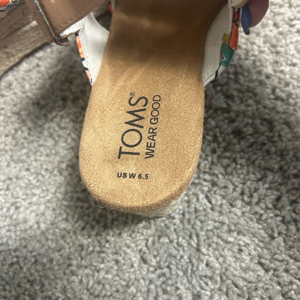Toms Women's Vibrant Floral Espadrilles - Picture 11 of 12